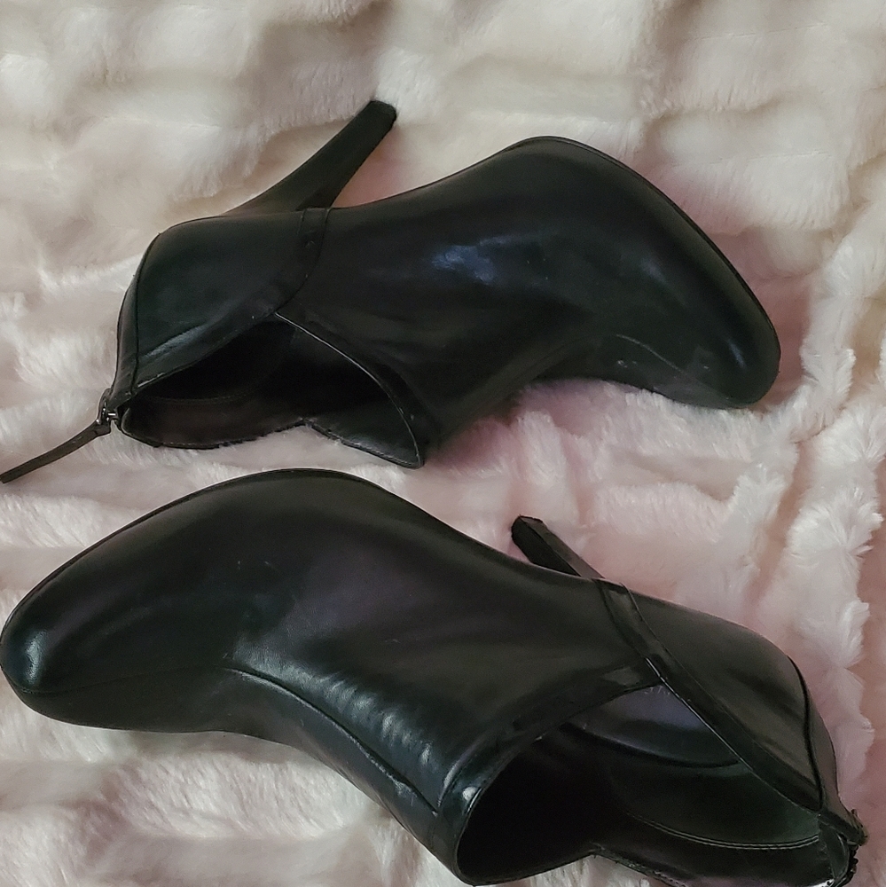 Women's shoed
